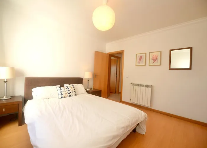 Tide - 3 Bedroom Within Beautiful Complex Apartment