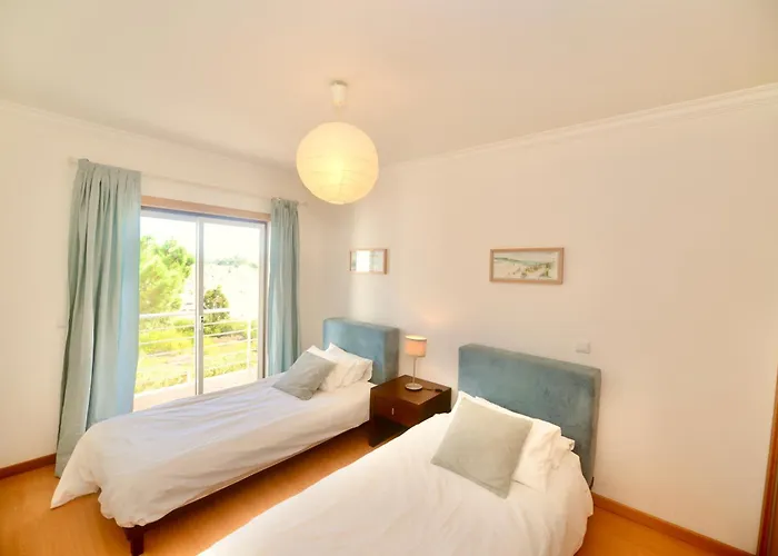 Tide - 3 Bedroom Within Beautiful Complex